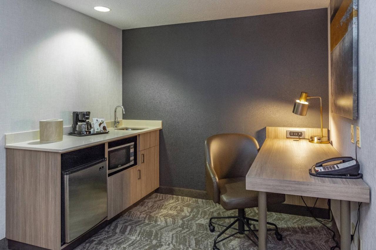 Springhill Suites Anchorage Midtown Bagian luar foto